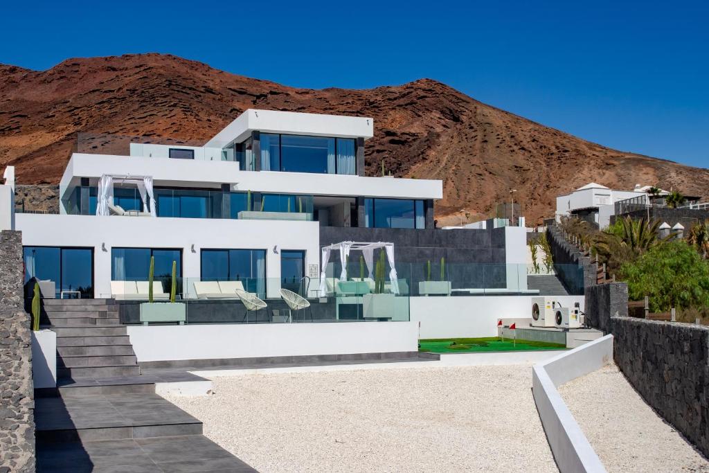 Villa Infinity