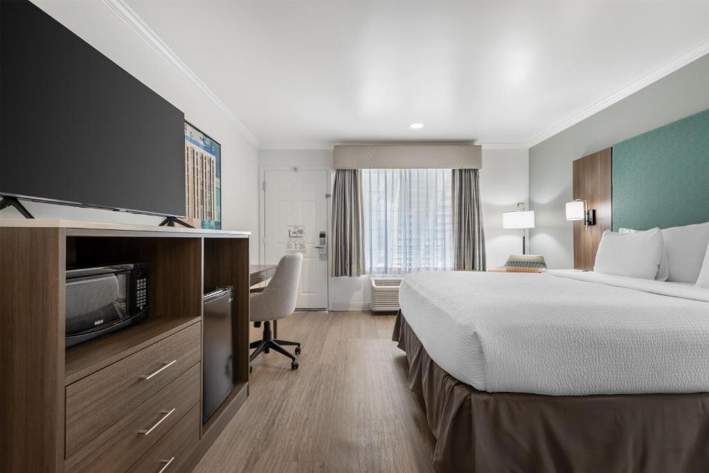 Best Western Plus Riviera - King Room - Disability Access