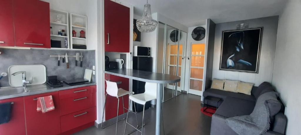 Air-conditioned Crystal Studio with attached garage