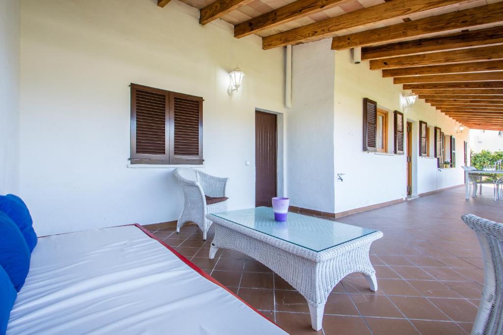 Balkón nebo terasa v ubytování Chalet Falcó with Private Pool and Garden