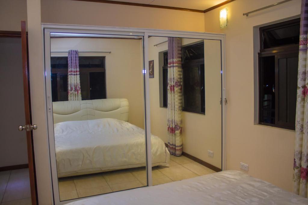 Maison L'Horizon - Three-Bedroom Apartment