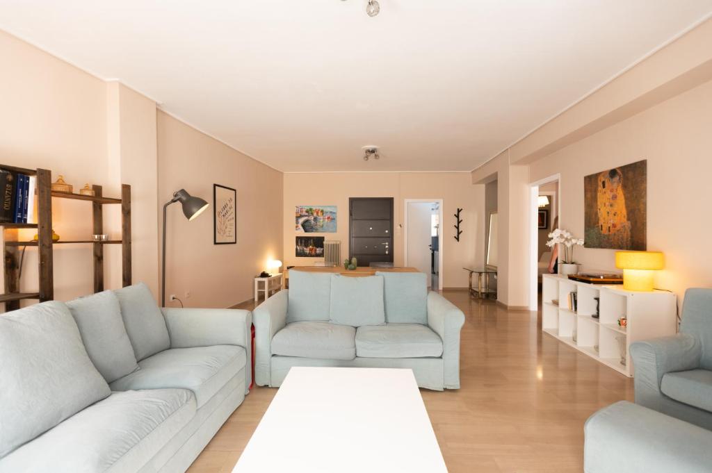 90m2 Apartment under Acropolis