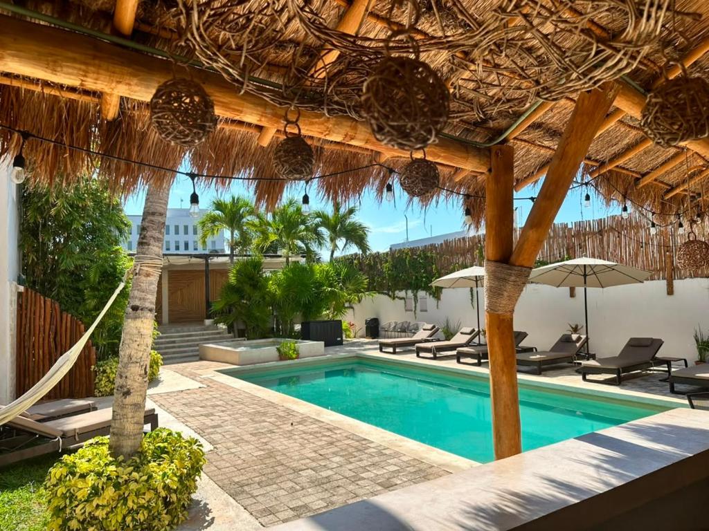 Piscina a Pachamaya Holistic Wellness Boutique Hotel & Spa - Adults Only o a prop