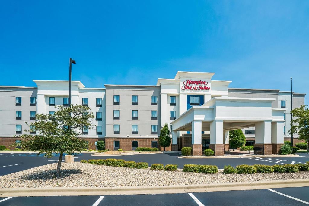a rendering of the front of a hotel at Hampton Inn and Suites Peru in Peru
