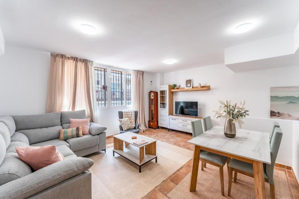 2 bed Duplex in Los Boliches – Modern Comfort - Pass the Keys