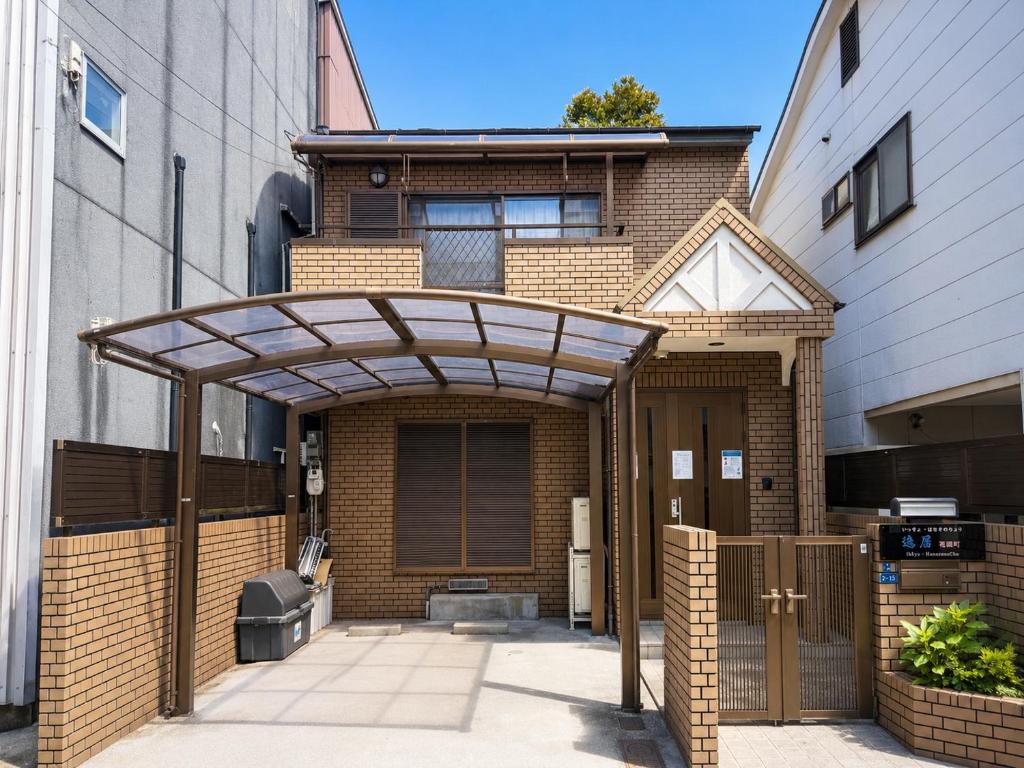 逸居 花園町 最大10人 無料駐車場1台 地下鉄花園町駅徒歩6分 心斎橋なんば日本橋5分