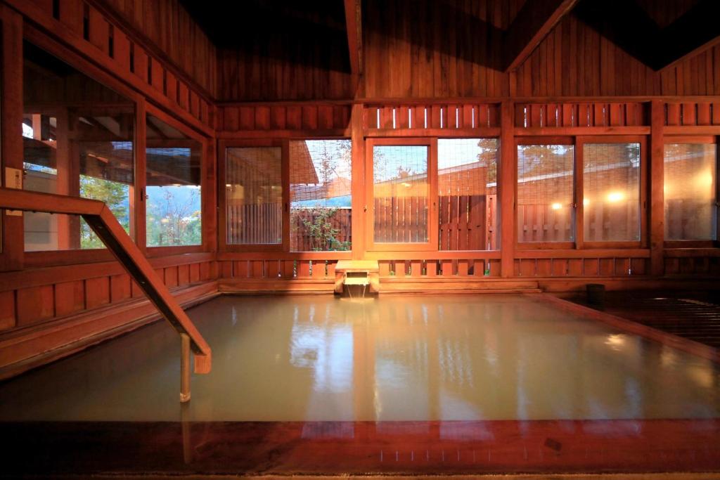Bazén v ubytování Zao Shiki no Hotel nebo v jeho okolí