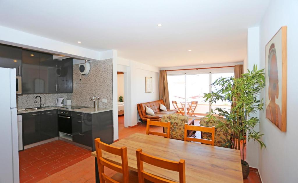 A06 - Seaview 1 Bed Apartment