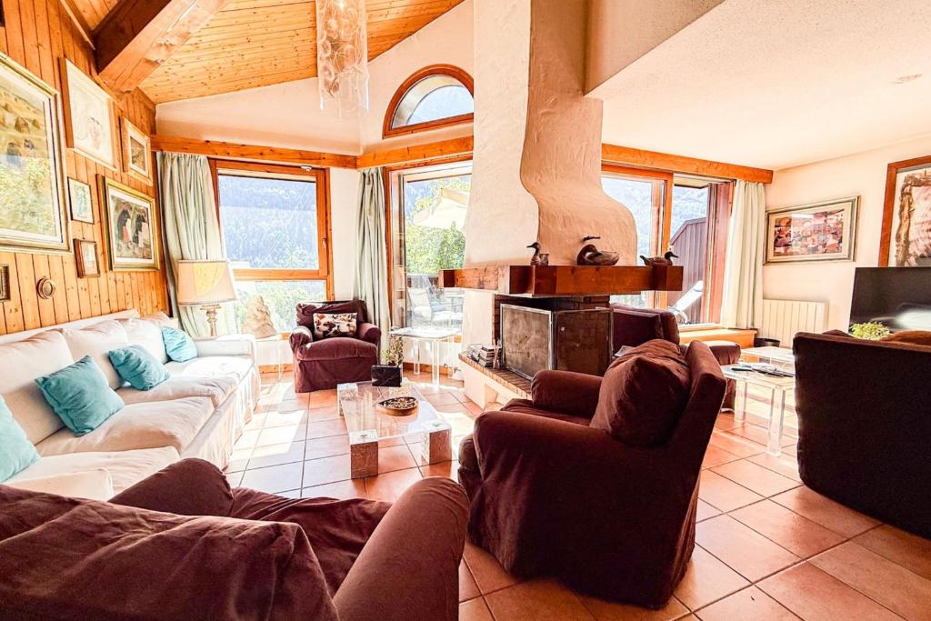 Bright duplex in a quiet yet central location