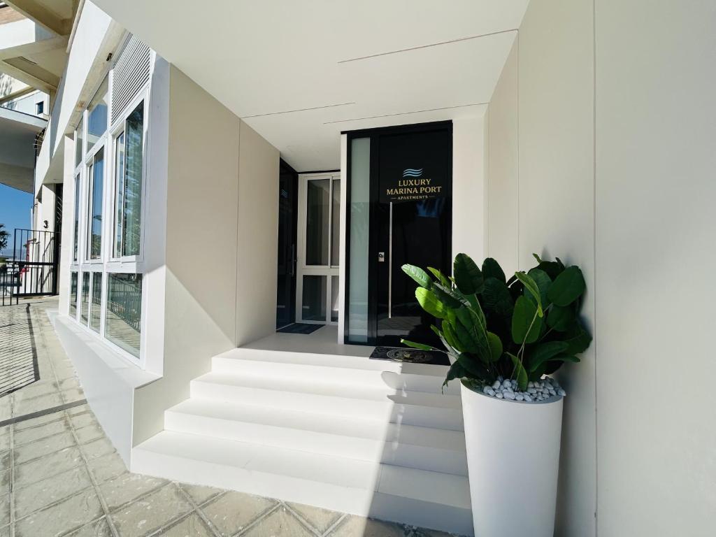 Apartamentos Marina Port