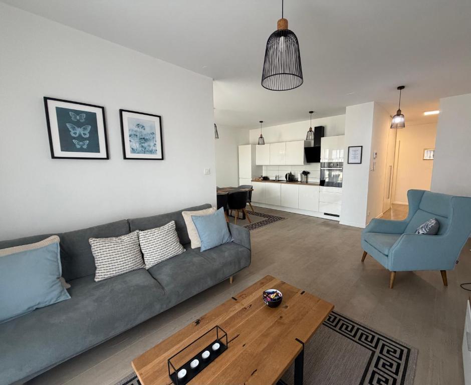 New modern APT near Old town - private parking