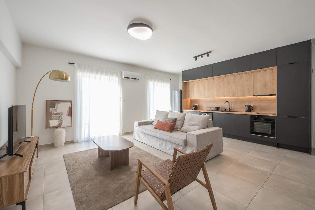Elegant City Apartment w Balcony