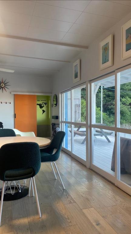 Oleskelutila majoituspaikassa Tiny House Onomichi