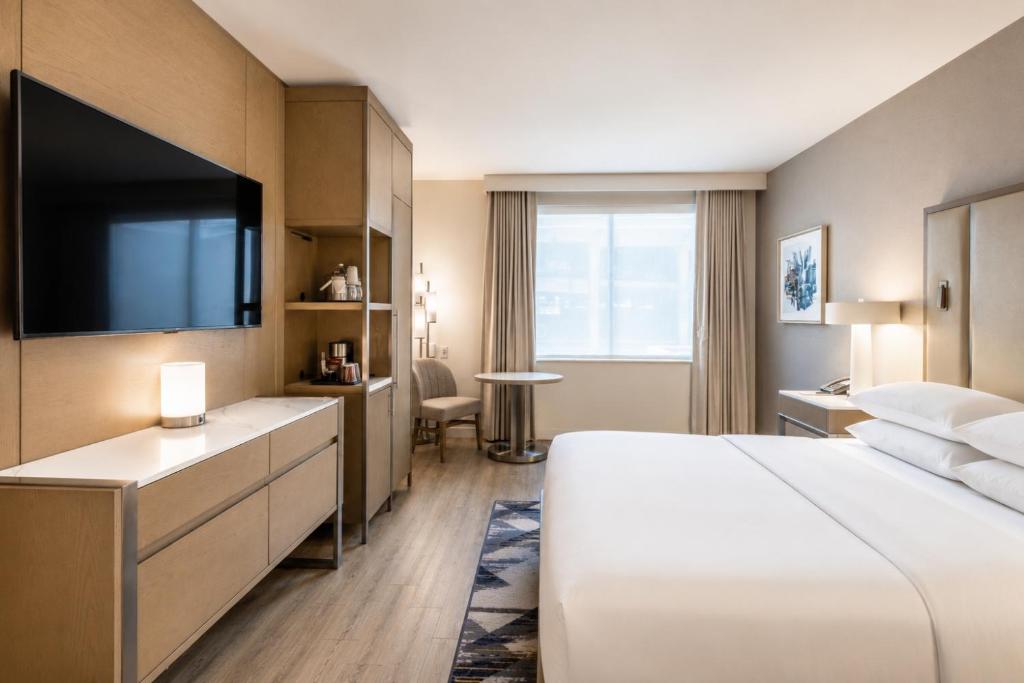 Sheraton Duluth Hotel - 