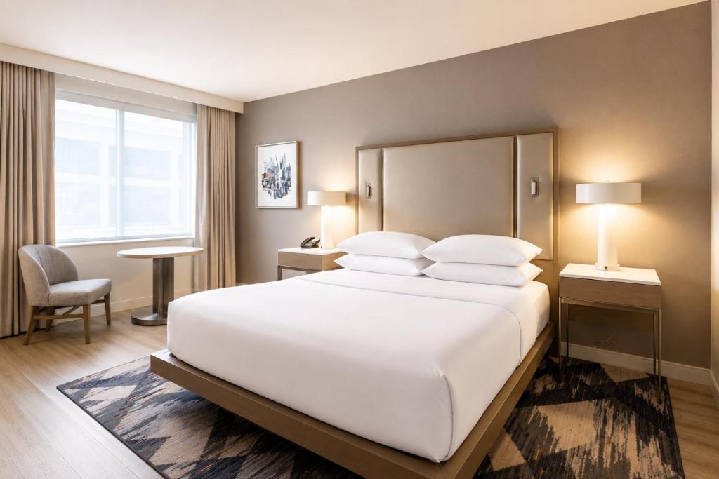 Sheraton Duluth Hotel - 