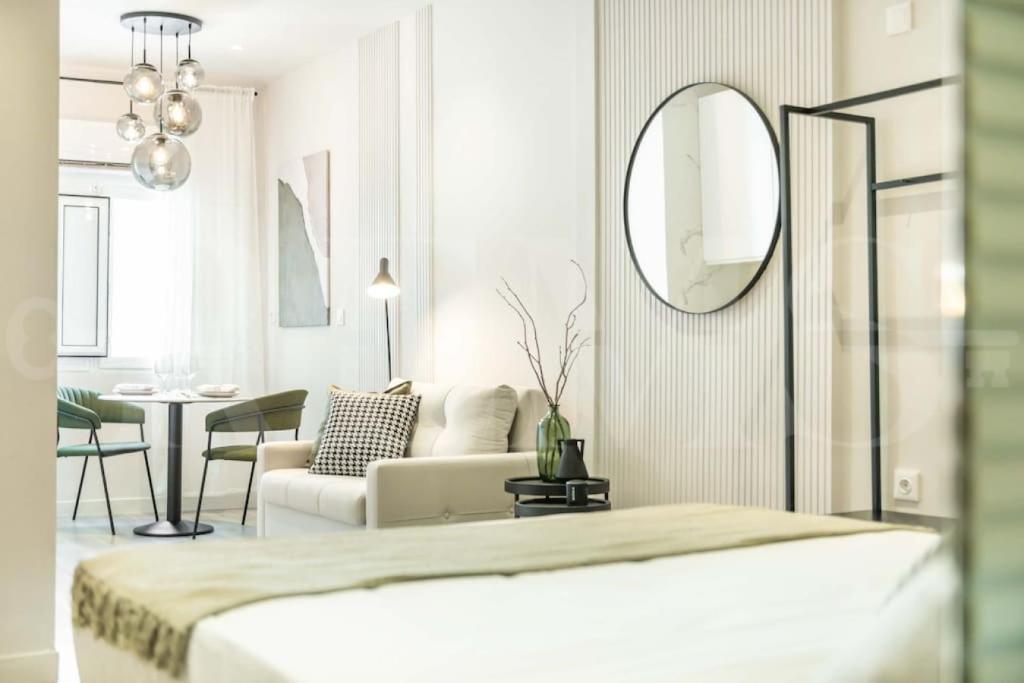 Hidden Gem studio in the heart of Malaga by REMS