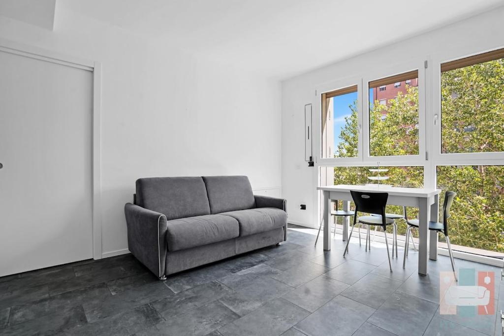 GA311 Luminoso Appartamento di Design con Balcone