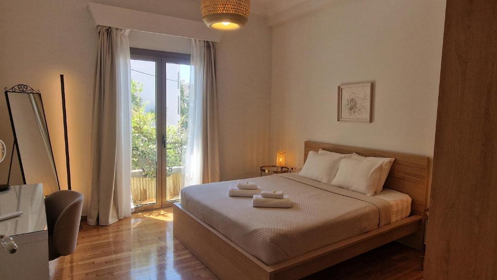 Spacious Art Apartment in Gazi 2 min Metro
