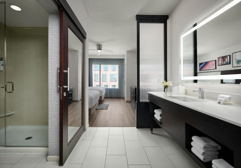 Homewood Suites by Hilton San Diego Downtown/Bayside - 