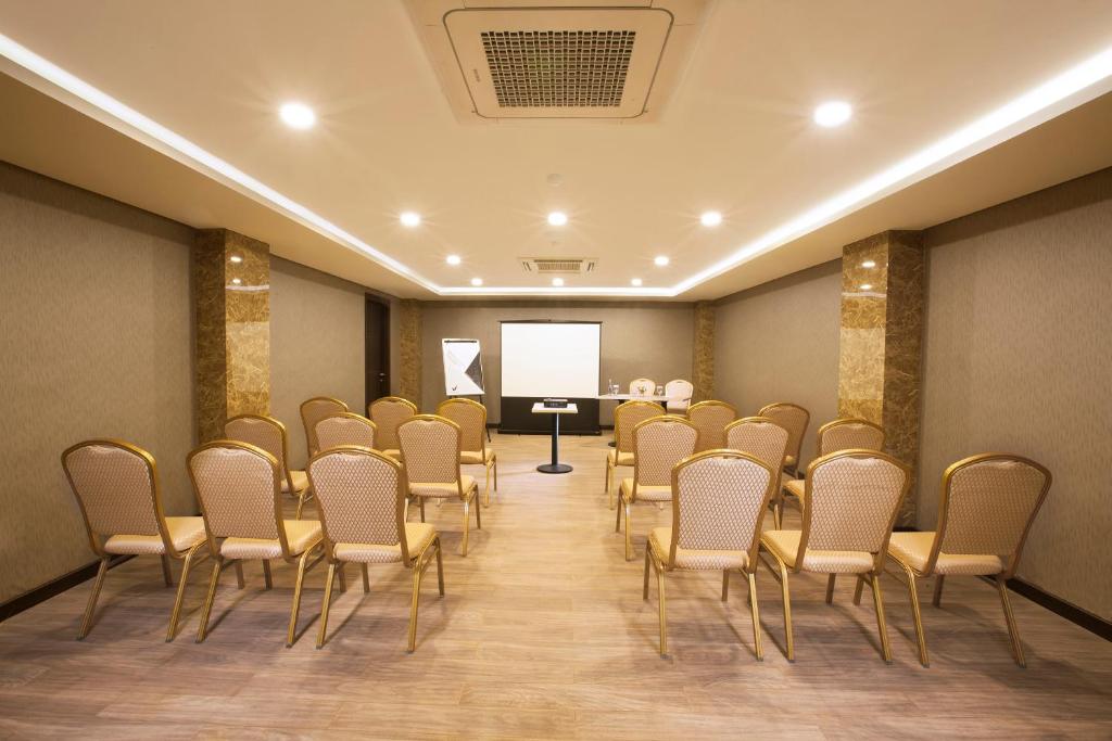 Konferenční prostory v ubytování Verse Lite Hotel Gajah Mada