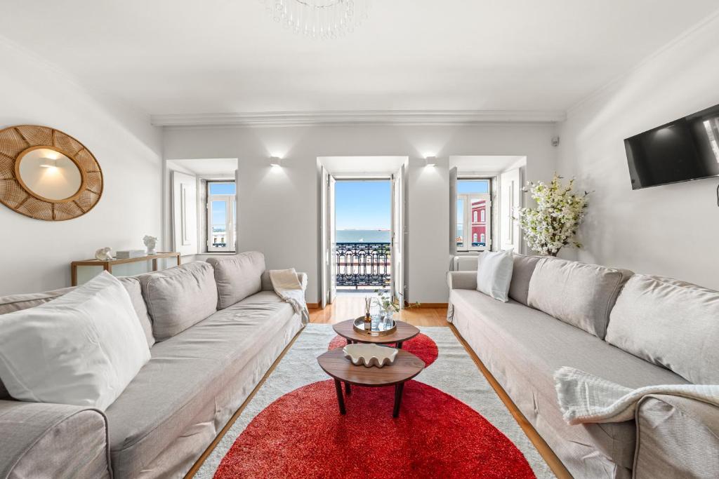 Elegant Townhouse - Terrace & Sea Views wAC