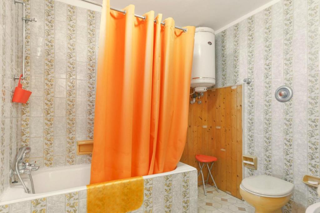 Koupelna v ubytování 18St. Hostel