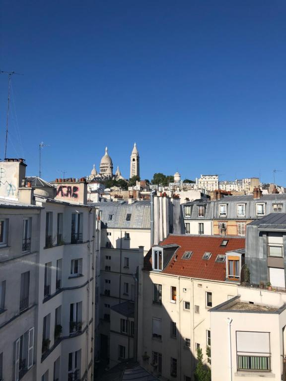 Joli appartement vu sur Monmartre