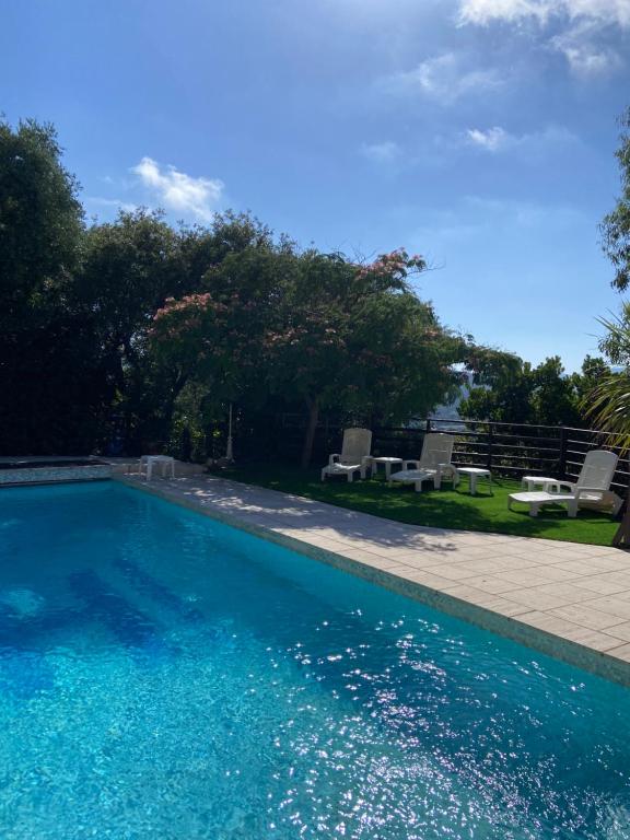 Studio sémaphore piscine gratuite juillet et août parking privé