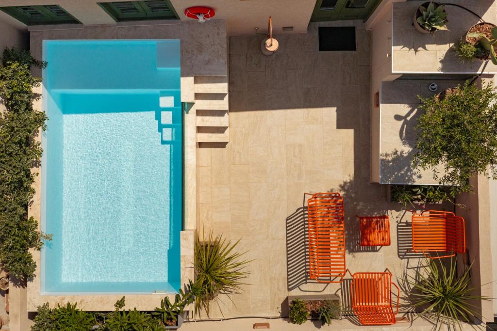 Swimmingpoolen hos eller tæt på Lorenzo