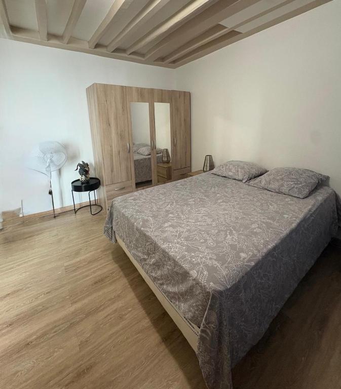 Montparnasse Studio