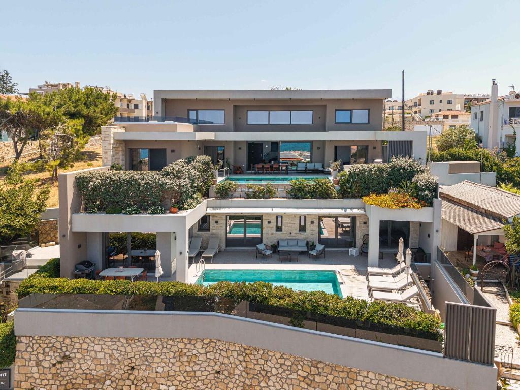 Lusol Seafront Villas - "Free" Heated Pools - Holiways Collection