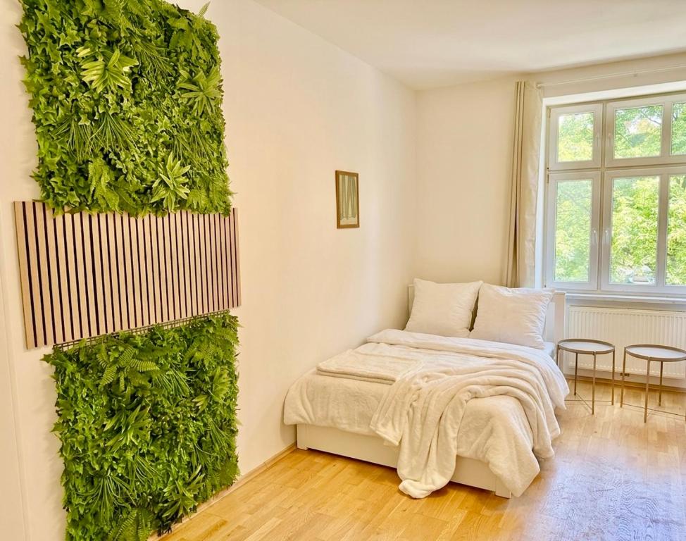 Central Apartment with Park View