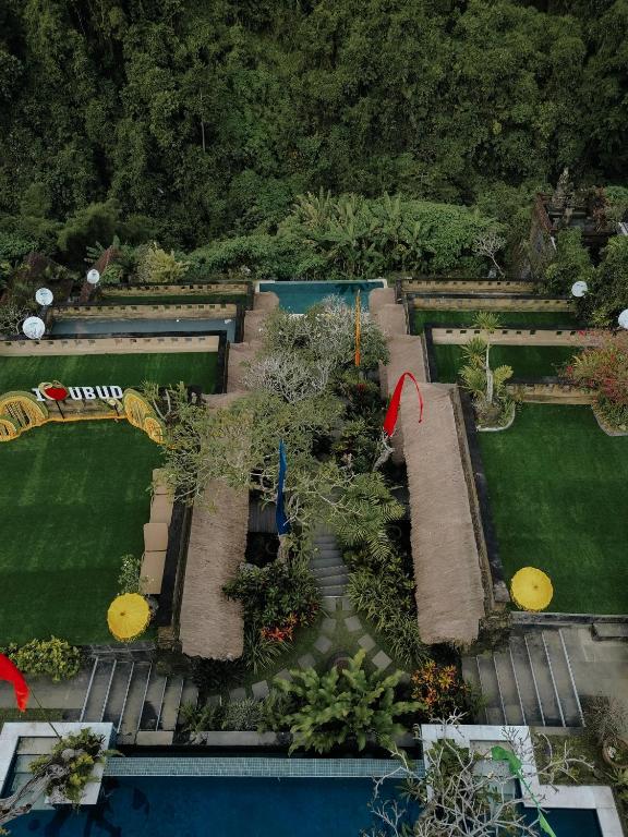 an overhead view of a garden with plants and trees at Anhera Suite Ubud in Ubud