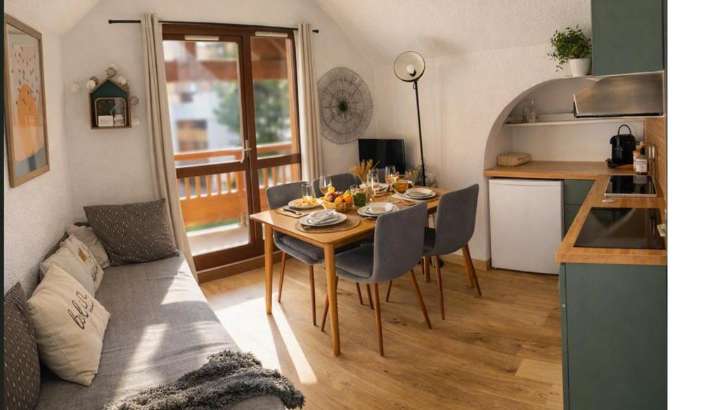 Pléiades , Apt 5 p, 1 grande chambre, un coin montagne et une place de parking , belle vue