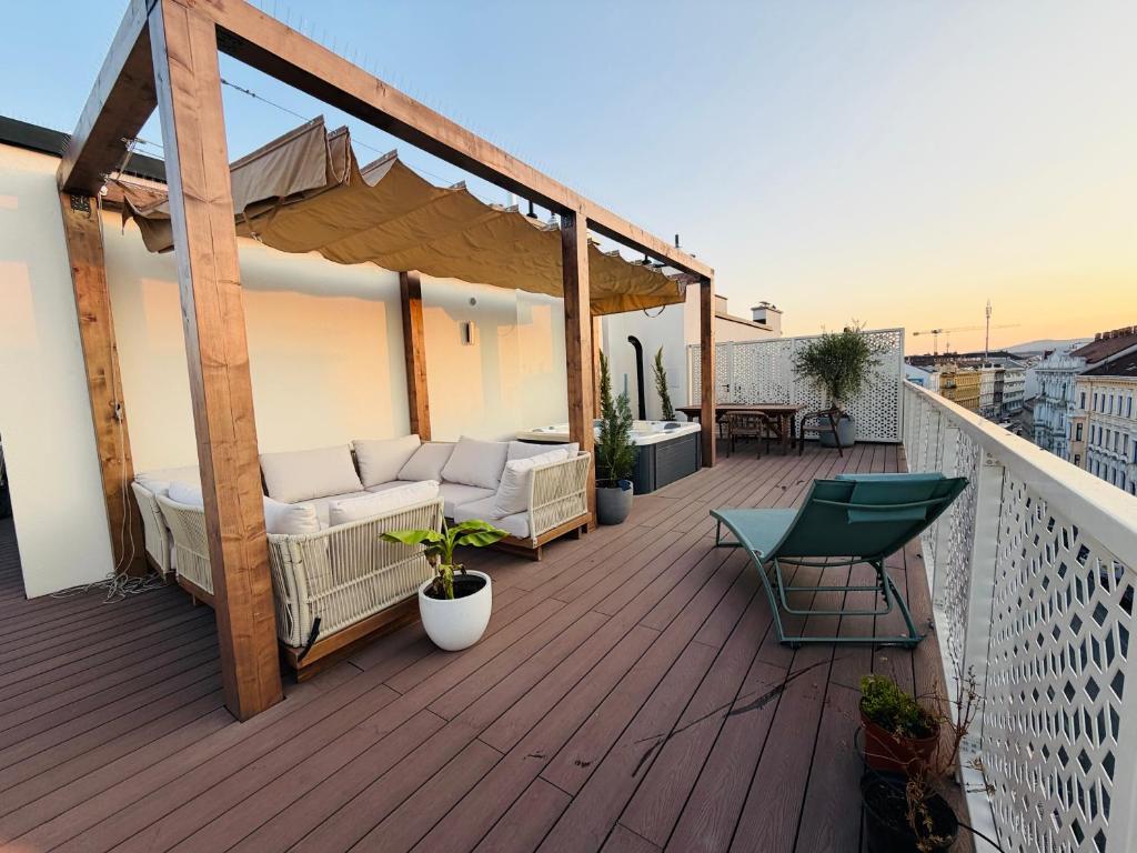 Rooftop Hideaway mit Whirlpool & Panorama