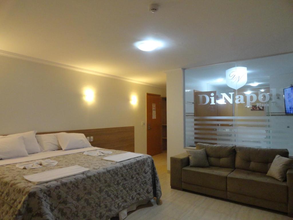  Di Napoli Plaza Hotel