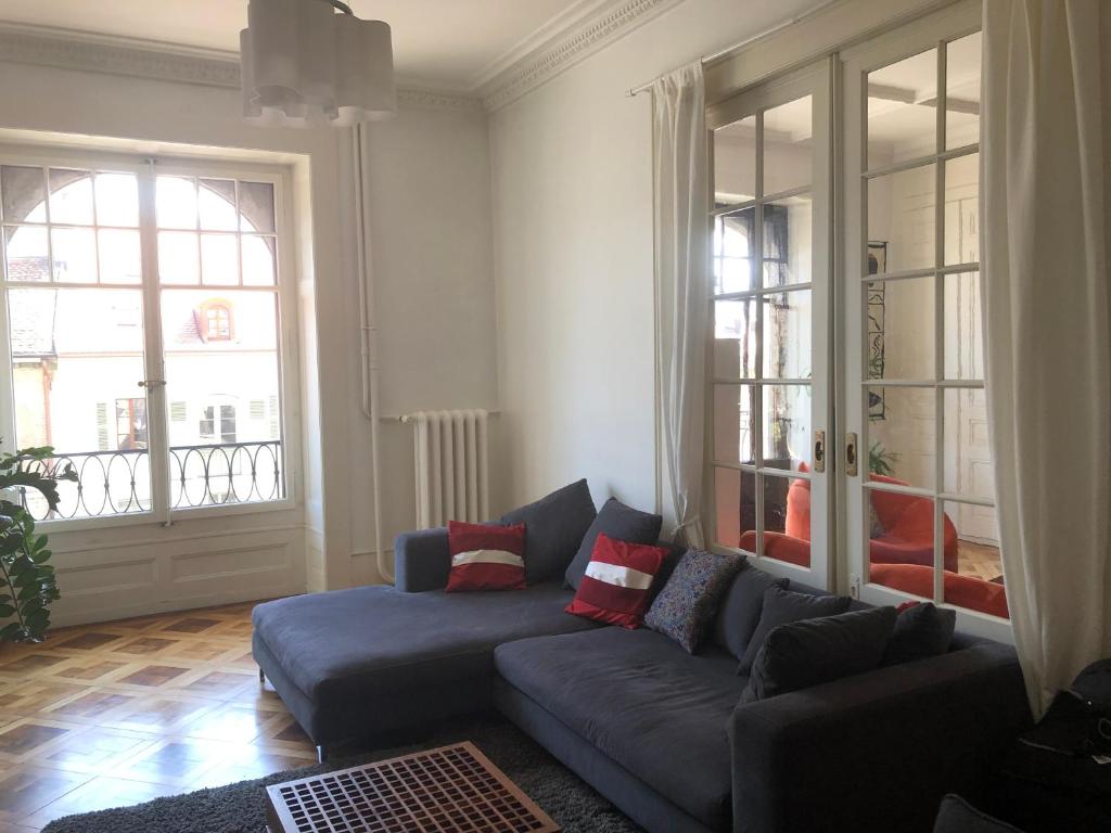 Luxurious appartment in front of lake and park