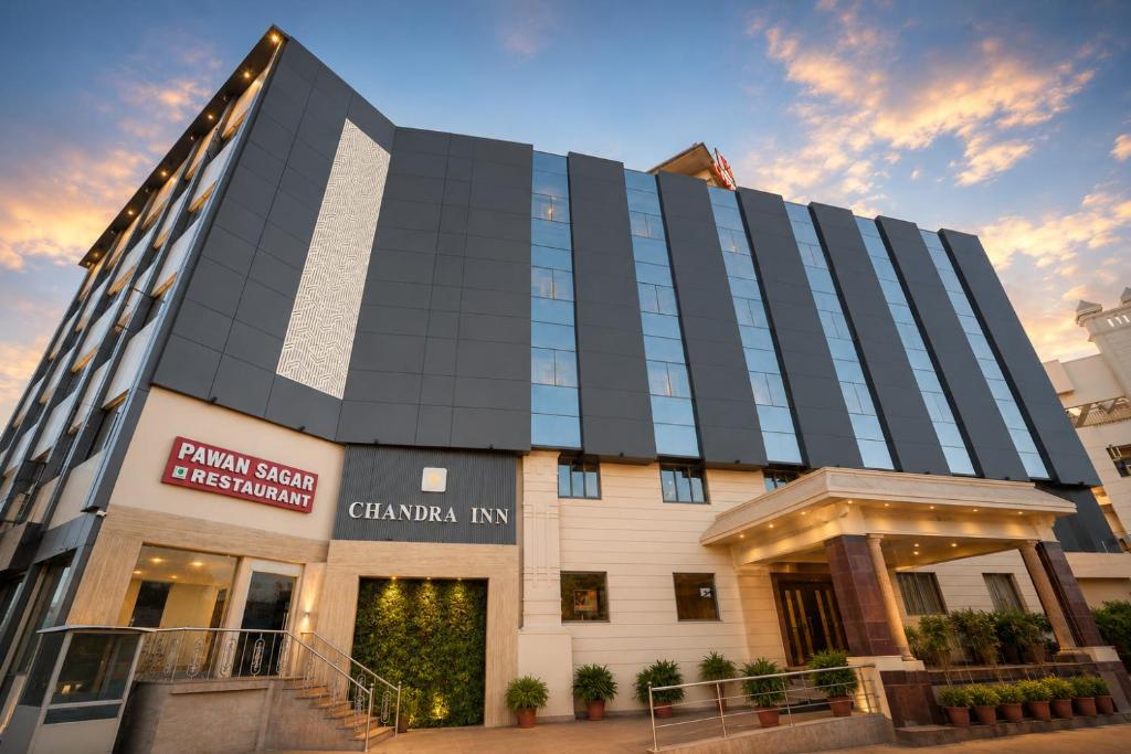 a rendering of the front of the main school of the chandan inn at Chandra Inn in Jodhpur