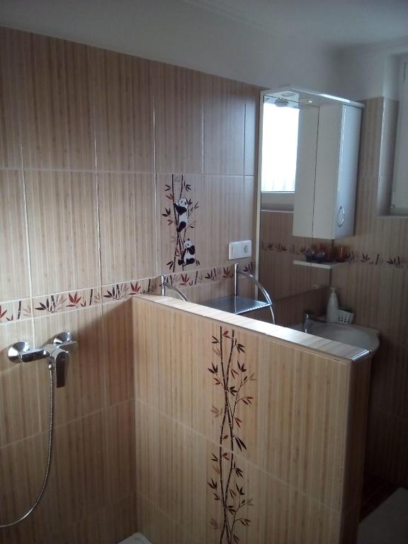 Forrás-G Vendégház - Three-Bedroom Apartment
