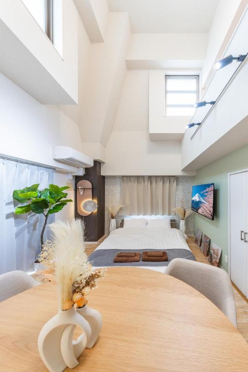 New Open,6-minute walk from Shibuya Station and 3-minute walk from Shinsen Station, Direct access to major stations on the Yamanote Line, EV available, 4 people ,Loft house