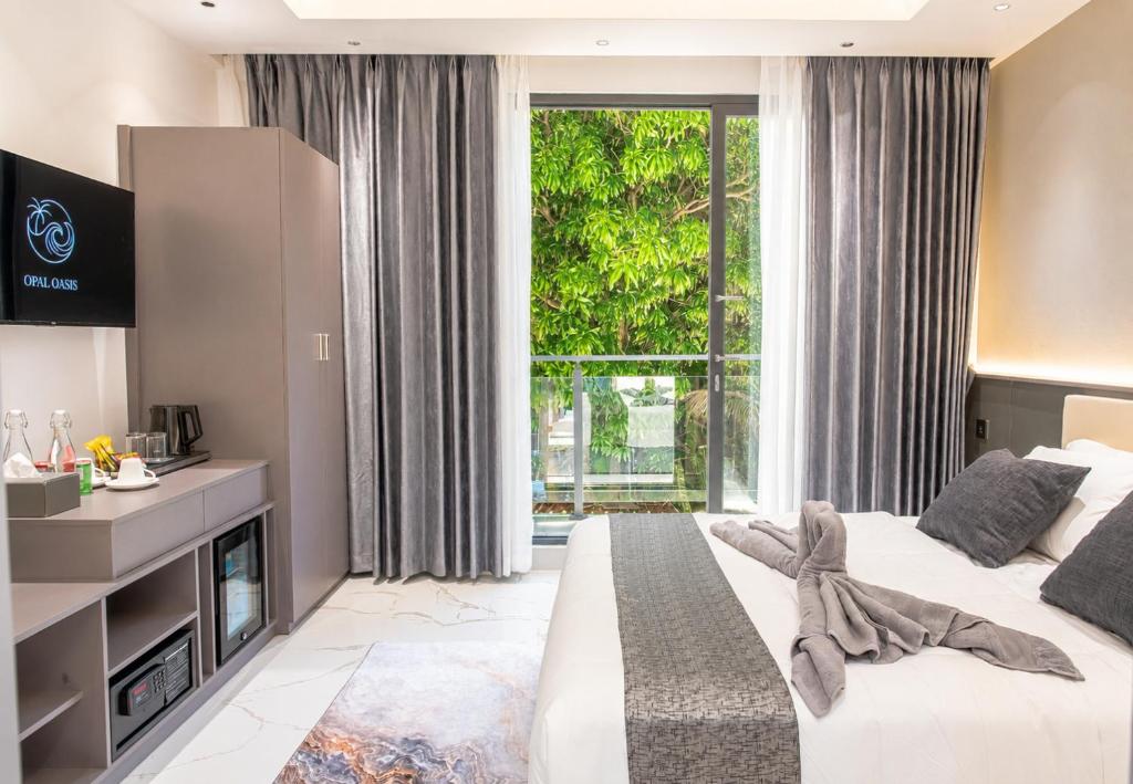 Opal Oasis - View 5