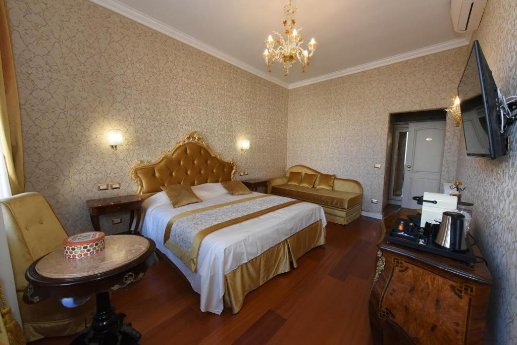 40.17 SAN MARCO - Junior Suite With Canal View