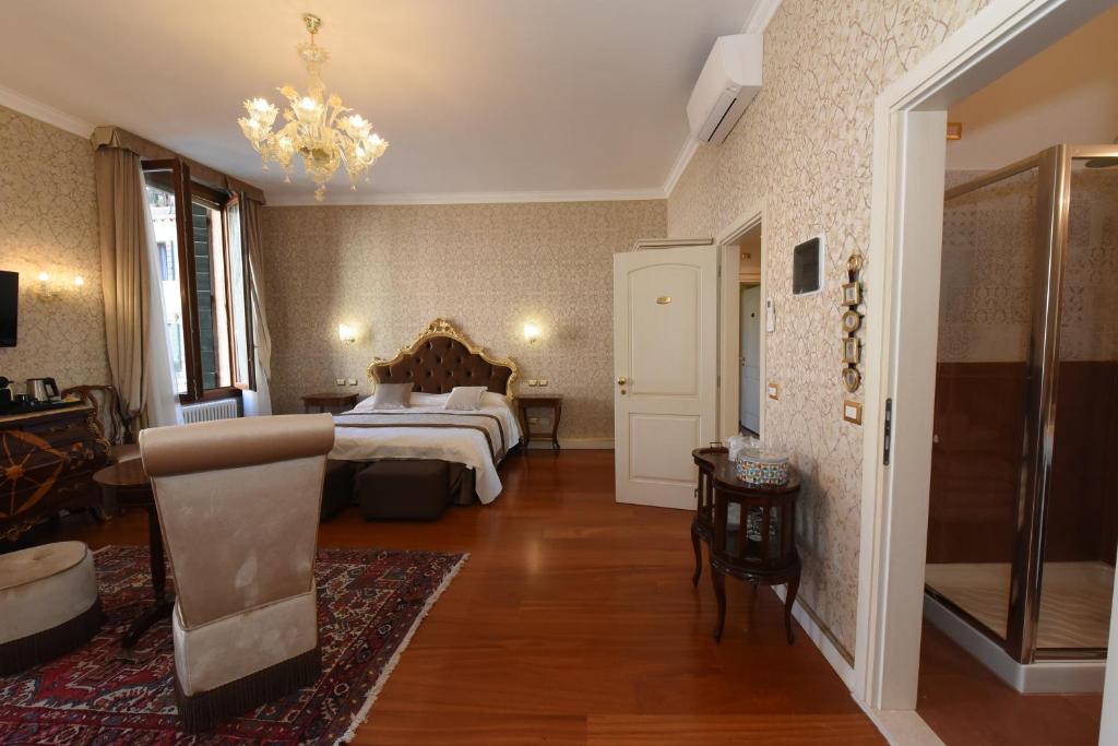 40.17 SAN MARCO - Junior Suite With Canal View