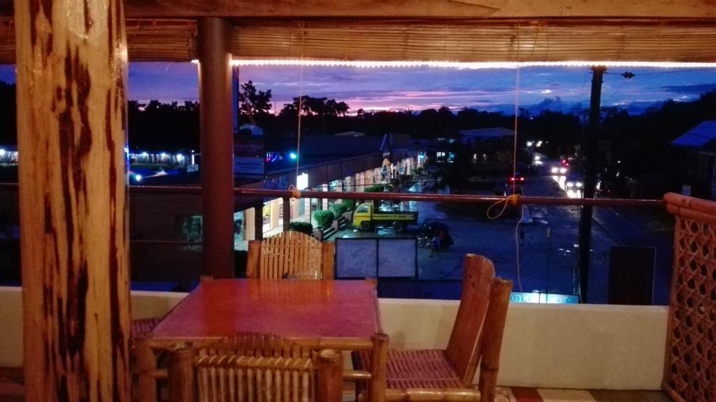 Balkón nebo terasa v ubytování Zenith Inn & Resto Bar