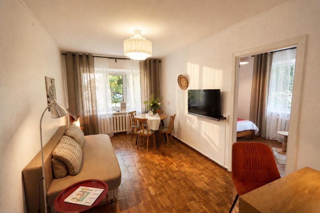 Dvokimnatni apartamenty #Vinil i sontse# na 600-richchia, navproty Mehamolu photo 2