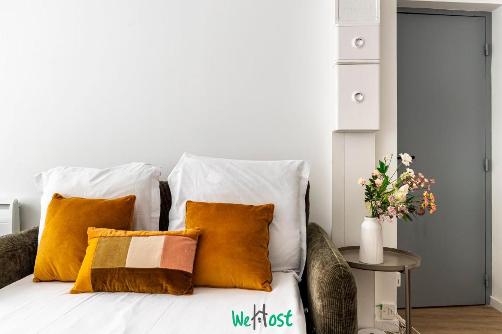 Paris Getaway: Charming 30m² Flat for 4