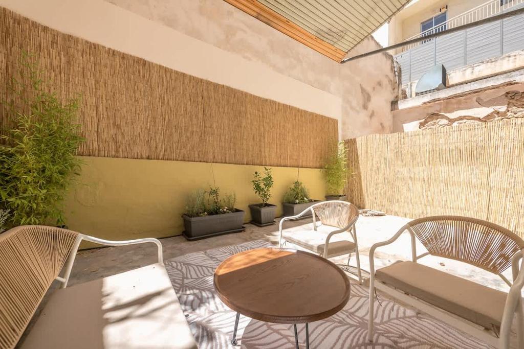 Zen Euphoria, Exarchia