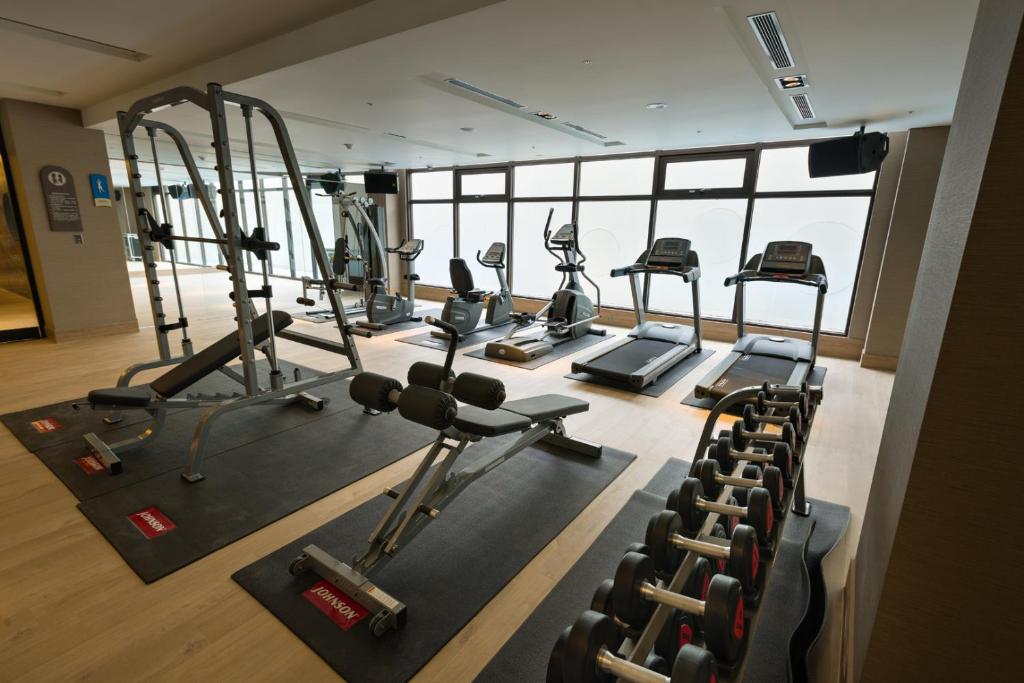 Fitness centrum a/nebo fitness zařízení v ubytování Fullon Hotel Fulong
