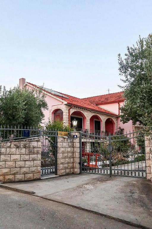Holiday Villa Ana