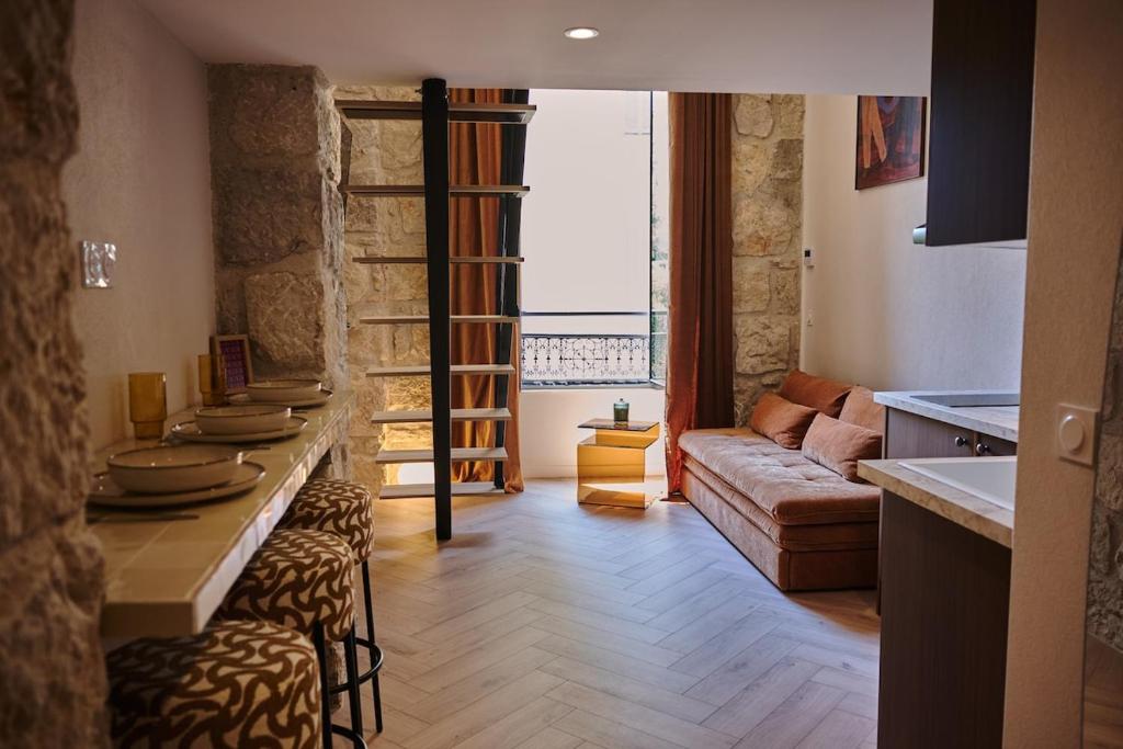 Beautiful Duplex - Nice Center - AC, WiFi